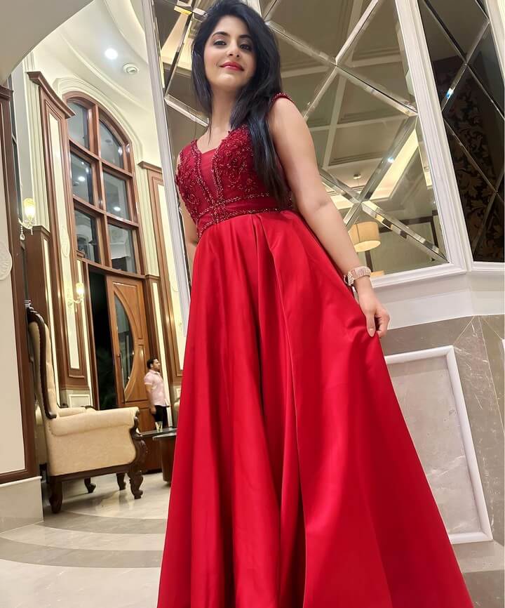 Saloni Thakkar - Singer / Performer